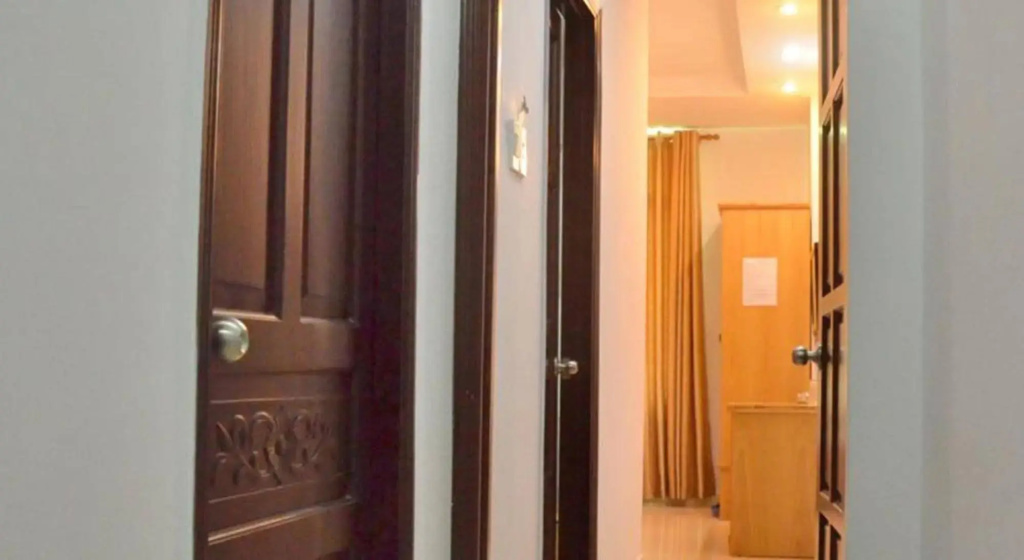Janus Hotel 168