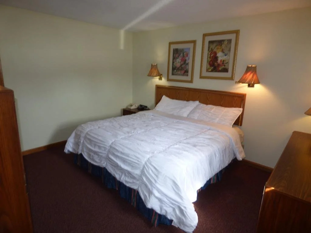 Four Seasons Motel