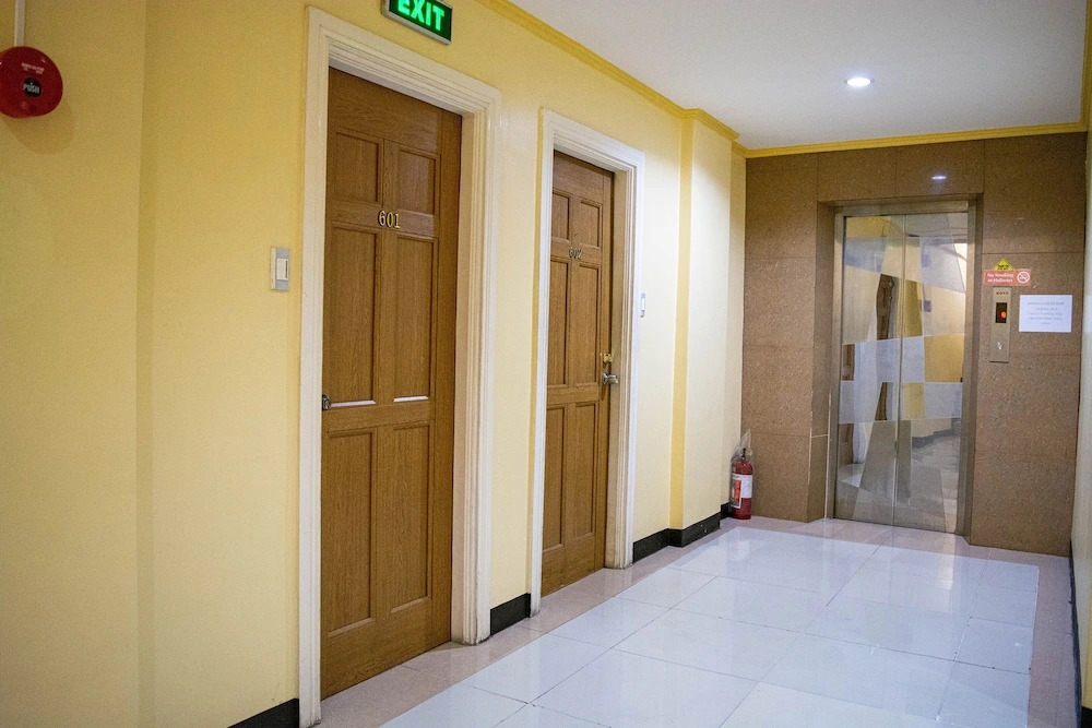 OYO 506 153 Executive Suites