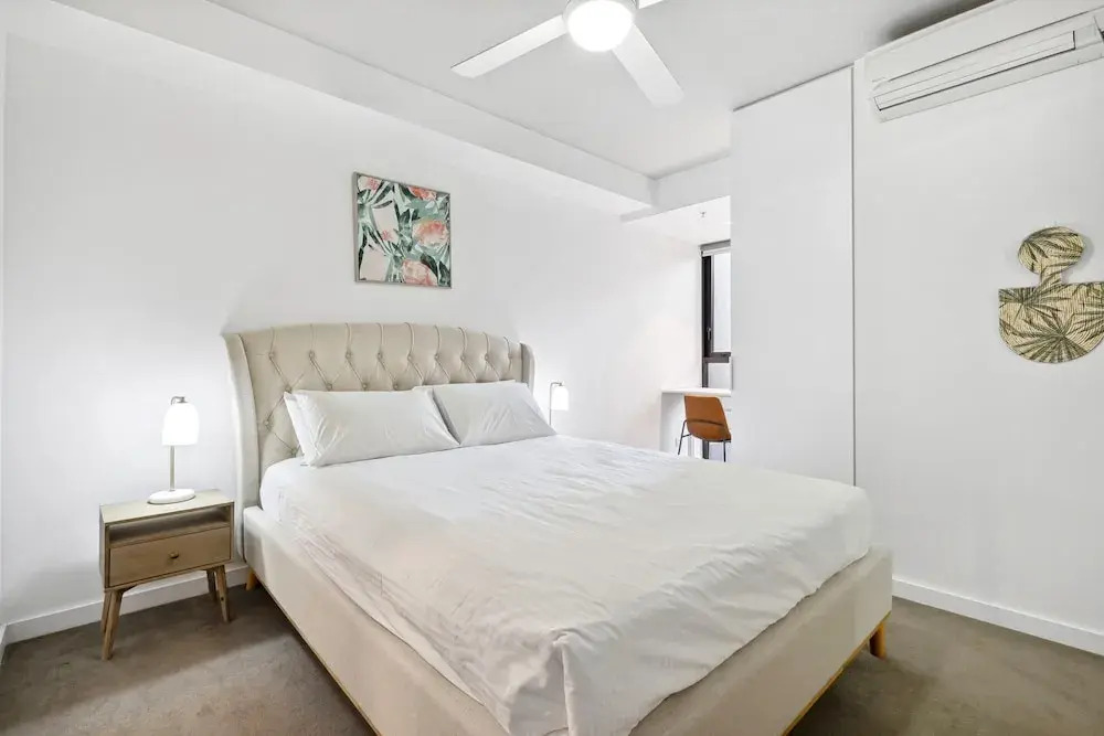 Cosy 2-bed With Pool, Bbq Area and Secure Parking