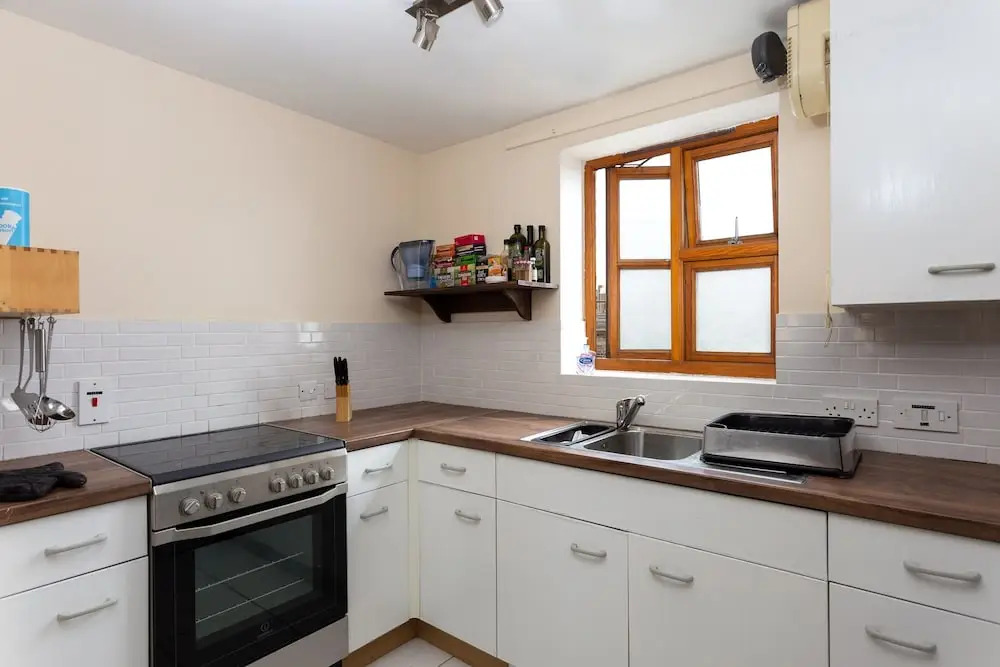 Modern 1 Bedroom Apartment in Shepherds Bush