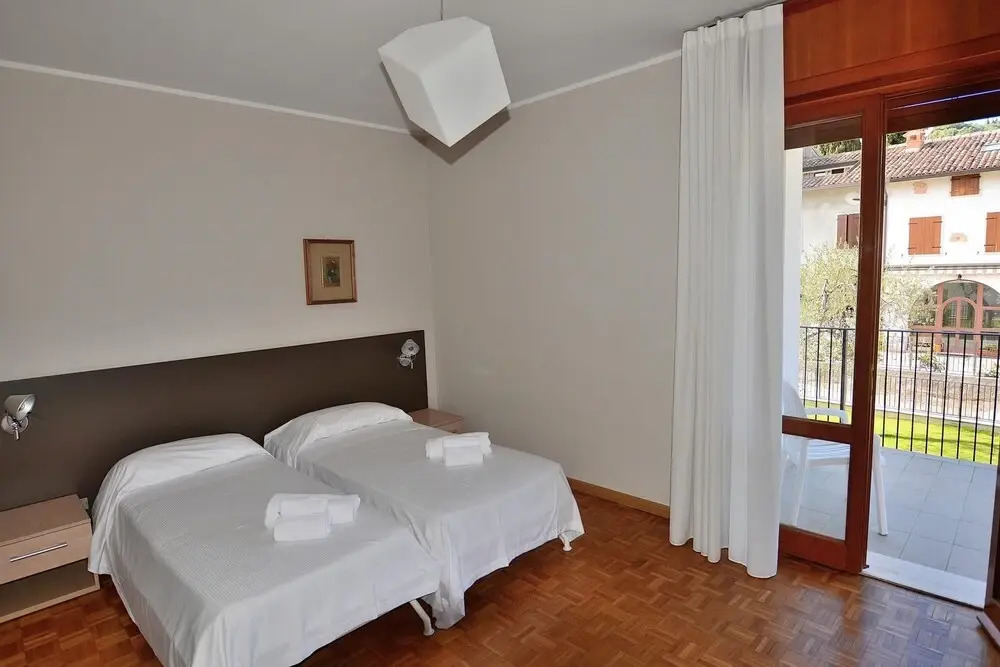 C Le Terrazze - 10 Sleeps With Shared Pool in Garda