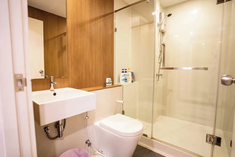 Blossom Condo Sathon-Charoenrat