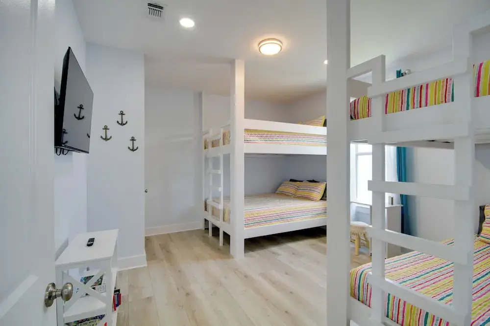 Sunny Gulfport Vacation Rental: Walk to Beaches!