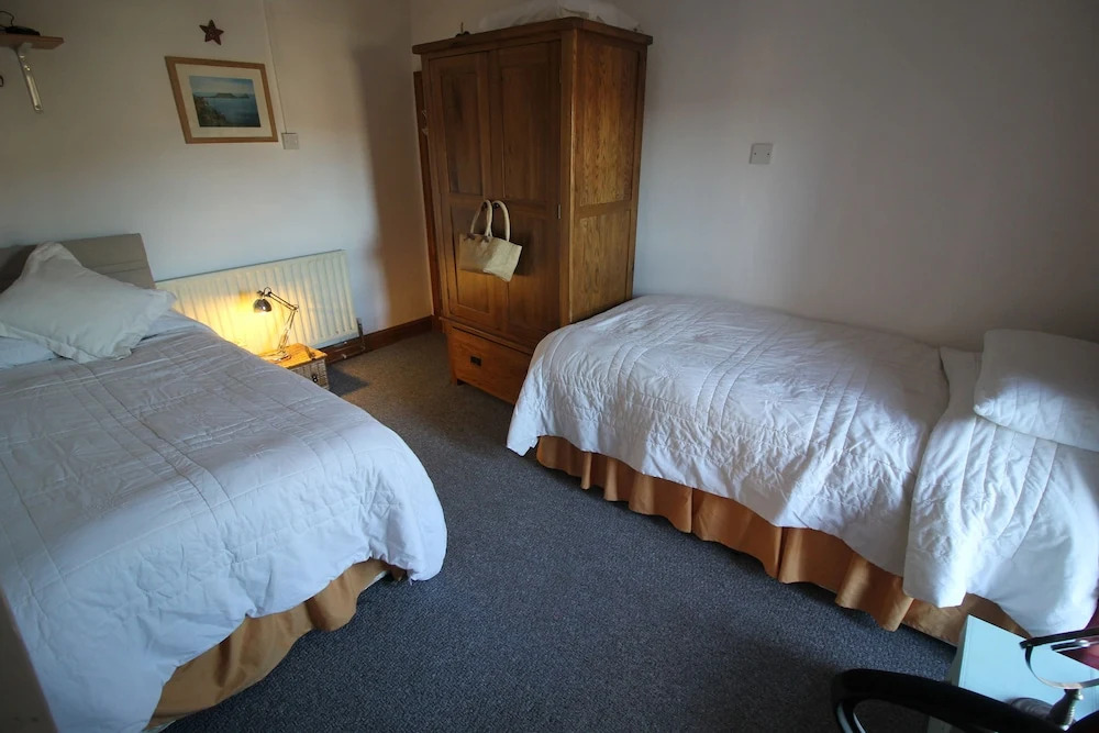 Violet Cottage 3 Bedroom Apartment by Cardiff Holiday Homes