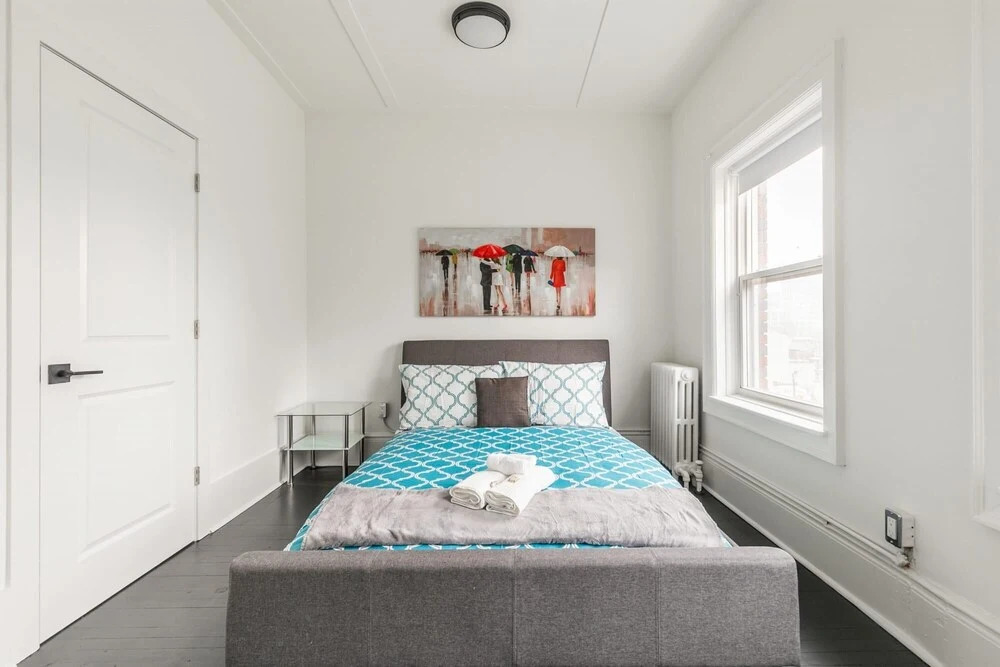 Cozy 2-storey 2BR Apt - Near Parks and King St