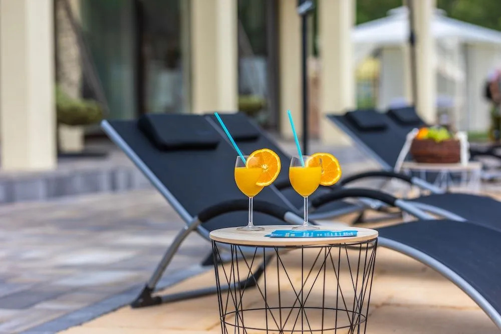 VSG Resort - 200m from Beach, Pool, Sauna & Jacuzzi