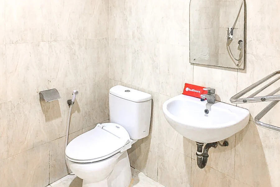 RedDoorz near Bukit Darmo Golf