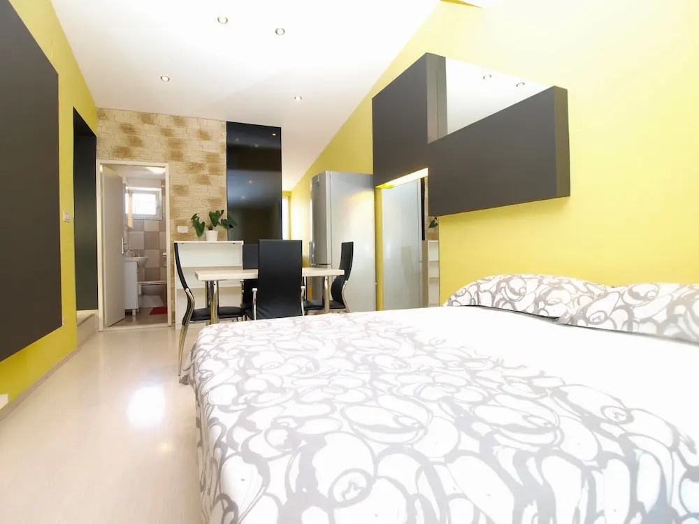 Apartment 1623