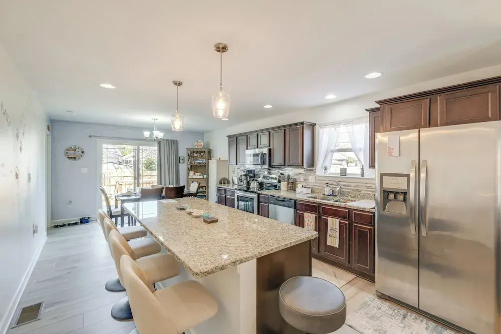 1 Mi to Colonial Beach Boardwalk: Home w/ Fire Pit