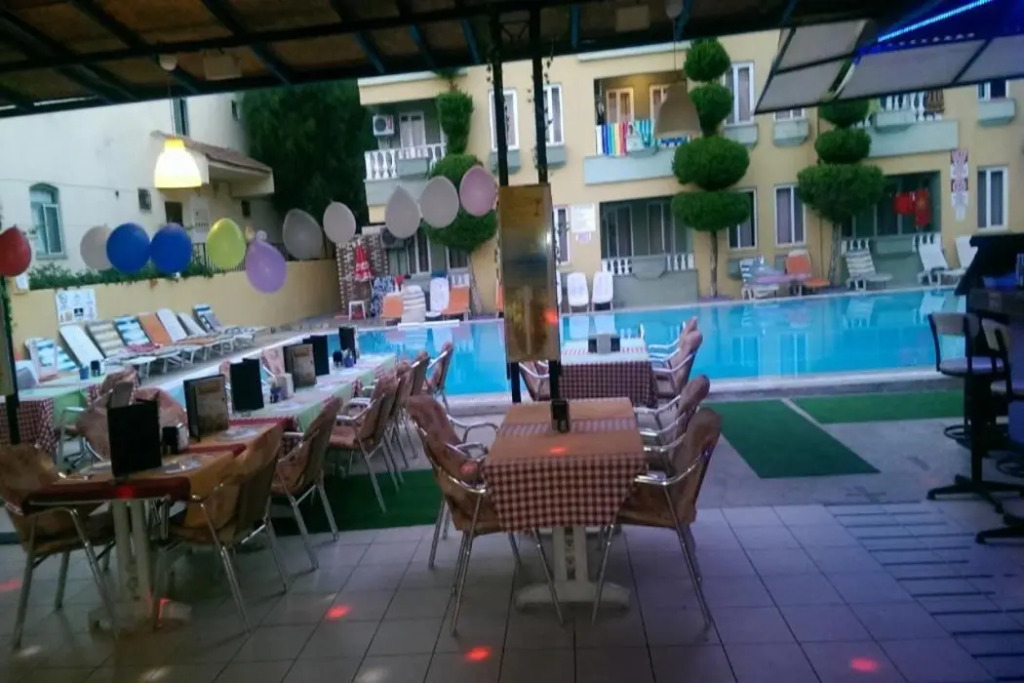 Club Sunset Apart
