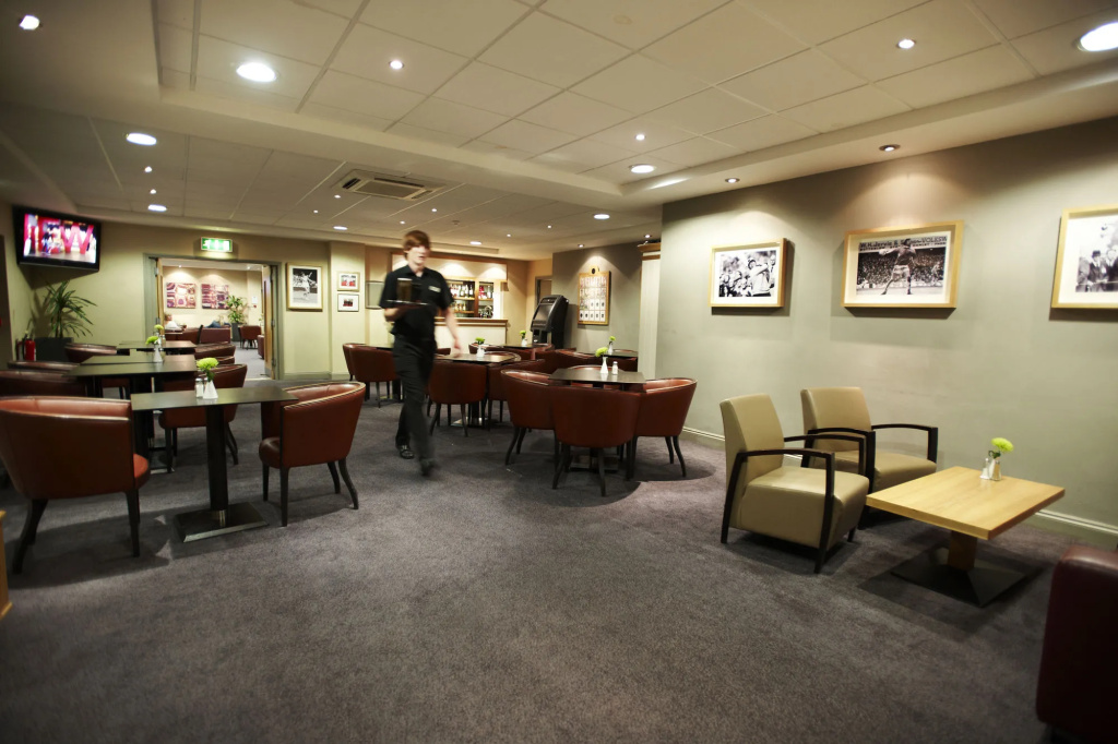 The Essex Golf & Country Club Hotel