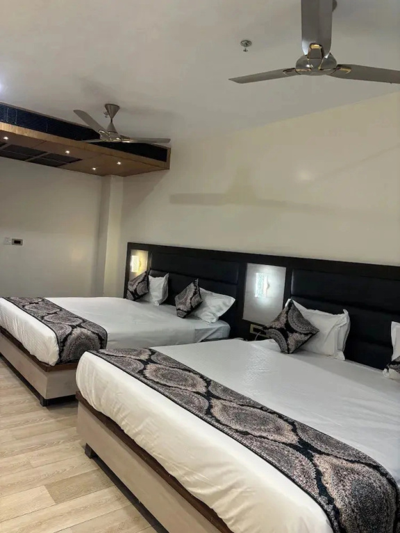 Hotel Gurudev Kunj
