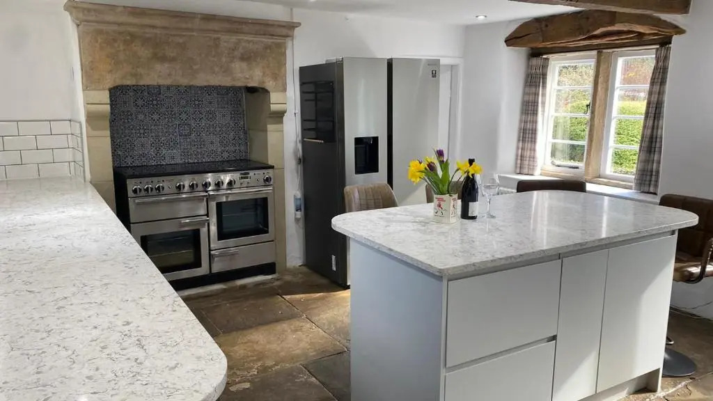 Beautiful Peak District Cottage With Hot Tub