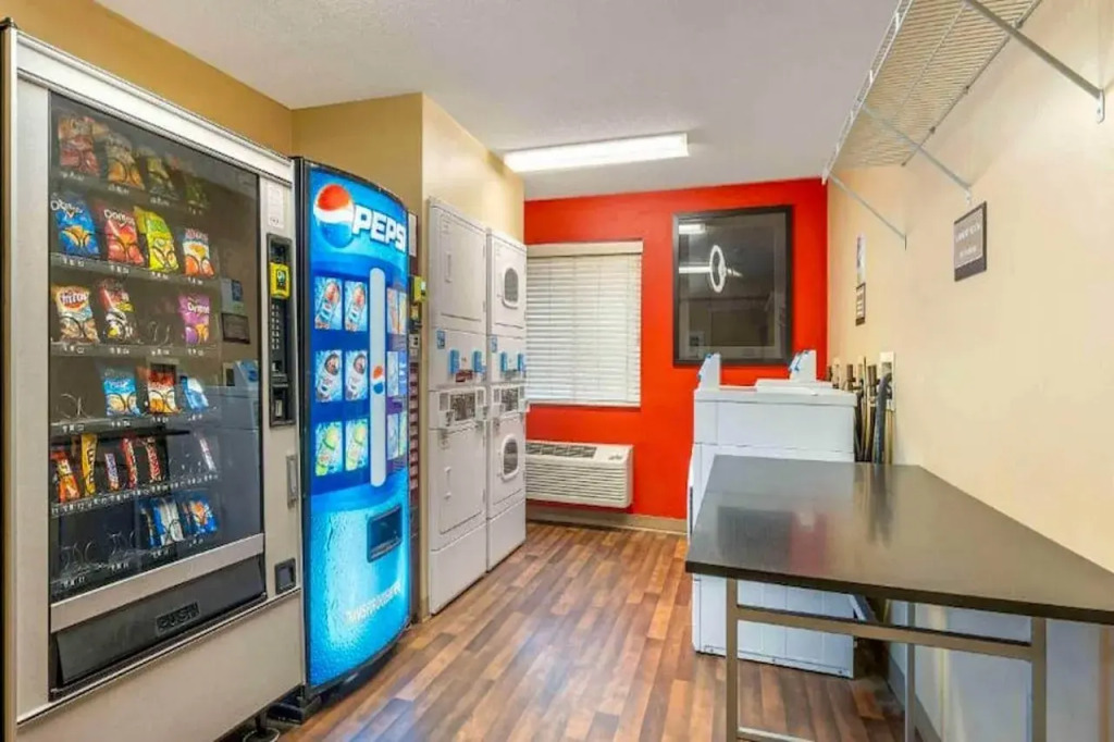 Studio 6 Extended Stay Florence KY - Meijer Dr Cincinnati