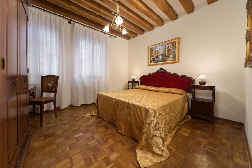 at 2 minutes from San Marco square