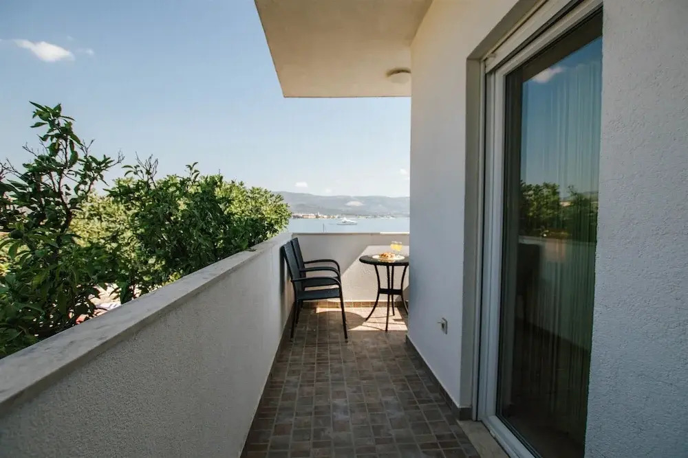 Spacious apt With big Patio,terrace&great sea View