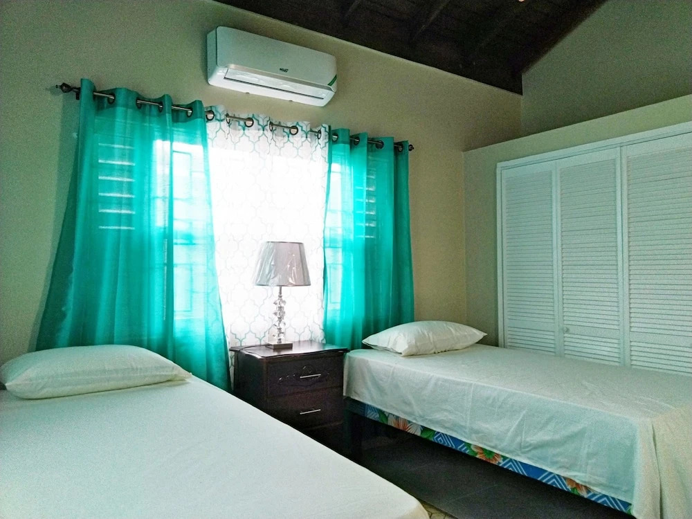 Emerald SunDara Villa Ochi