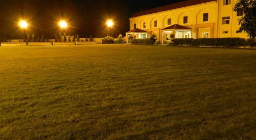 Hotel Garden Court