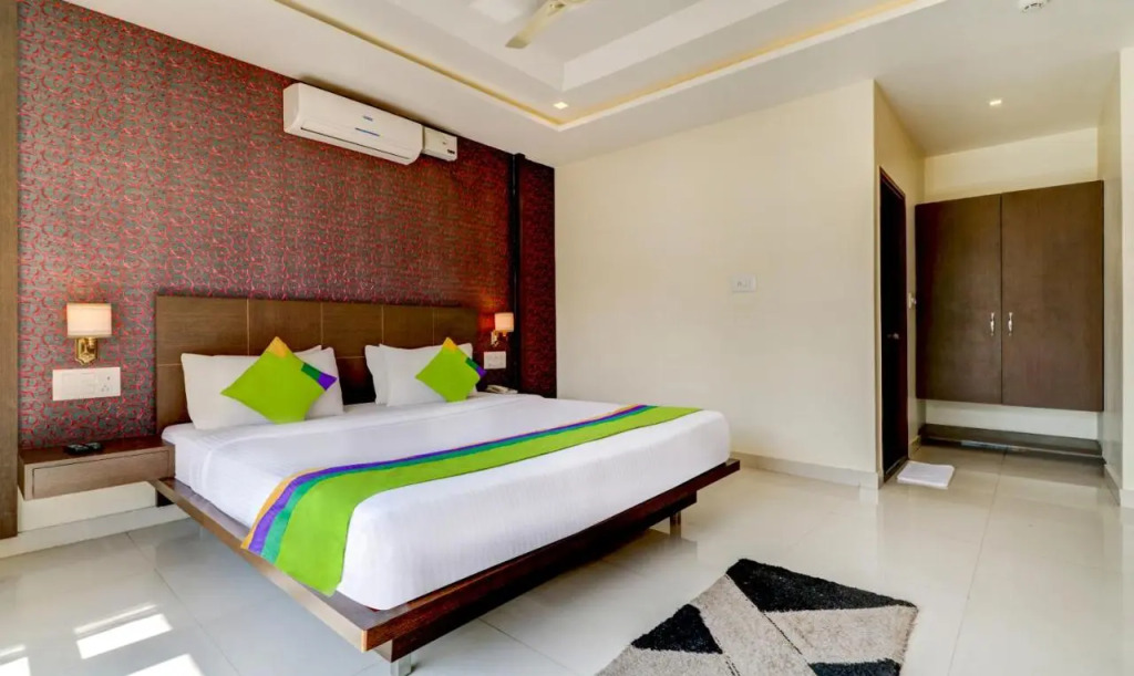 Treebo Orchid, 2.5 kms to Mahatma Gandhi Park