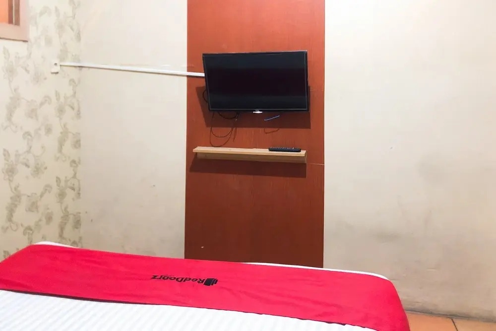RedDoorz near RS Siloam Karawaci