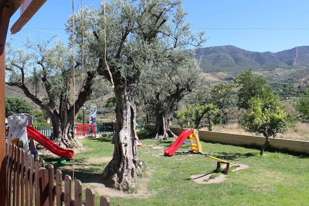 Hostal y Apartamento Rural Los Naranjos
