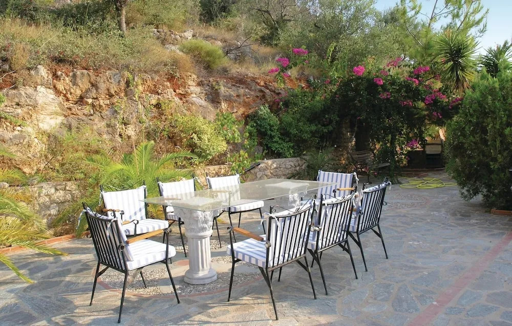 Stunning Home In Mantineia Messinia