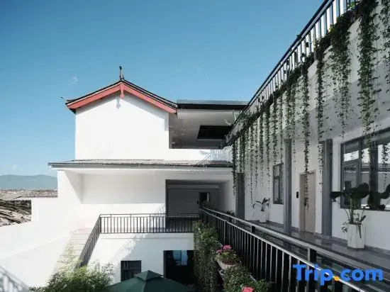 Chenfeng Yijing Smart Hotel (Lijiang Gucheng Beimenpo)