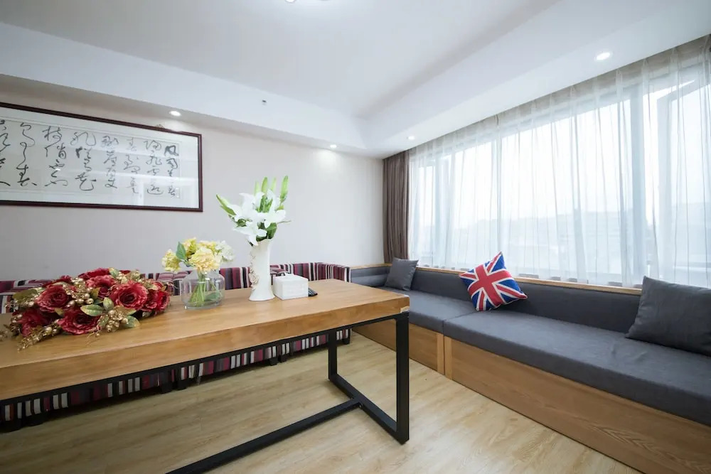 Candice Hotel Apartment