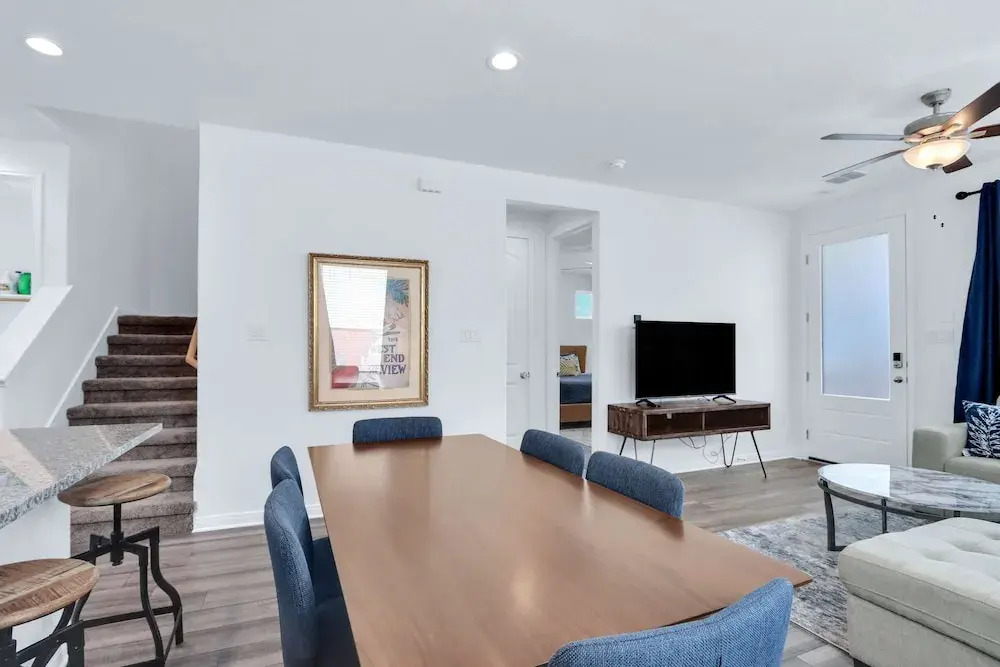 Gorgeous 2 BDR Cottage Minutes to Everything Nbtx!