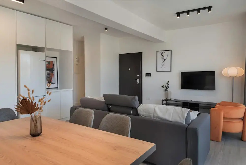 Phaedrus Living: Travertine Residences 101