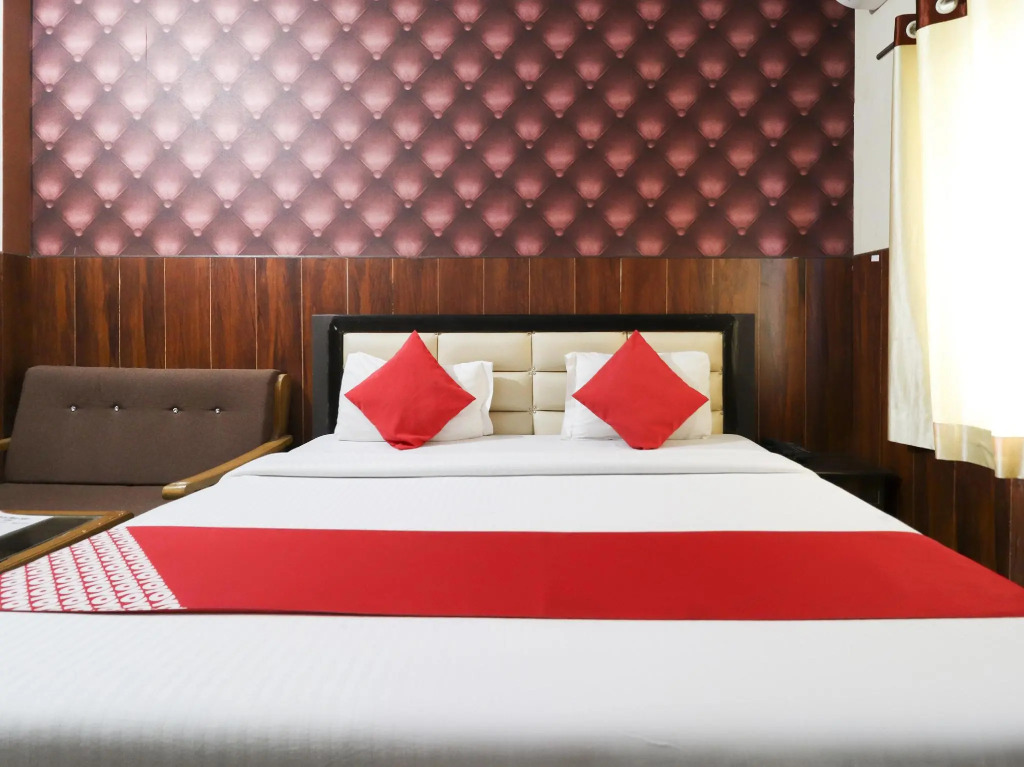 OYO 35382 Hotel Moon Light
