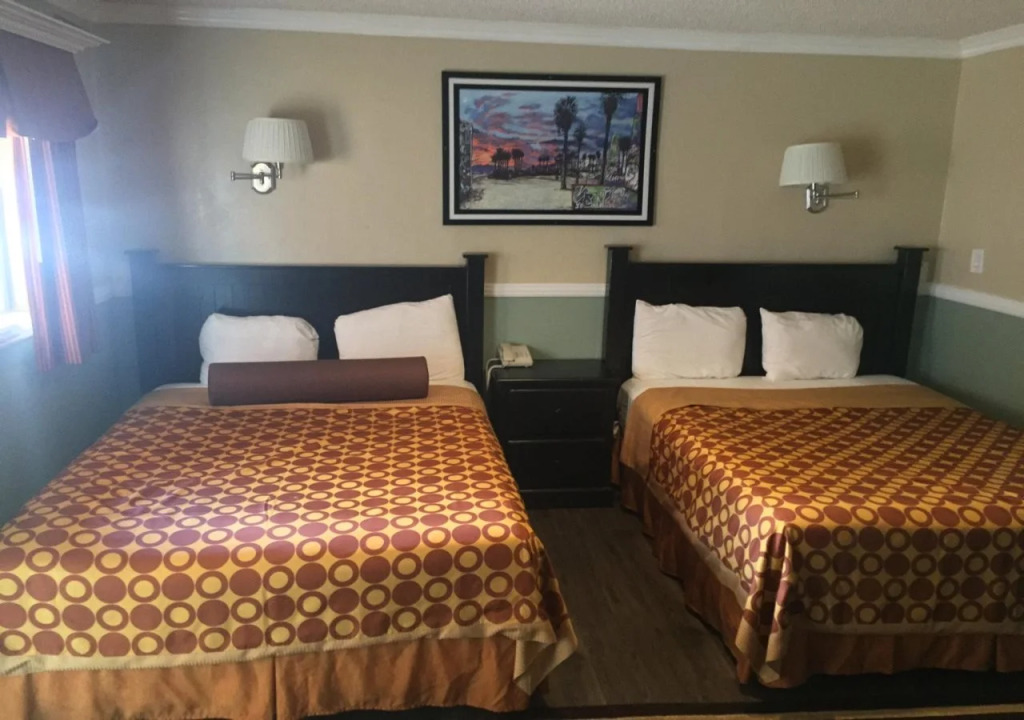 Paradise Inn and Suites