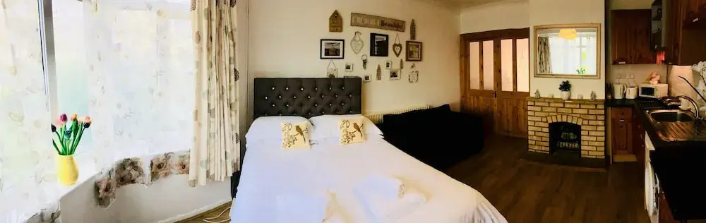 Cosy Inn Self-Contained Studio - Free Parking