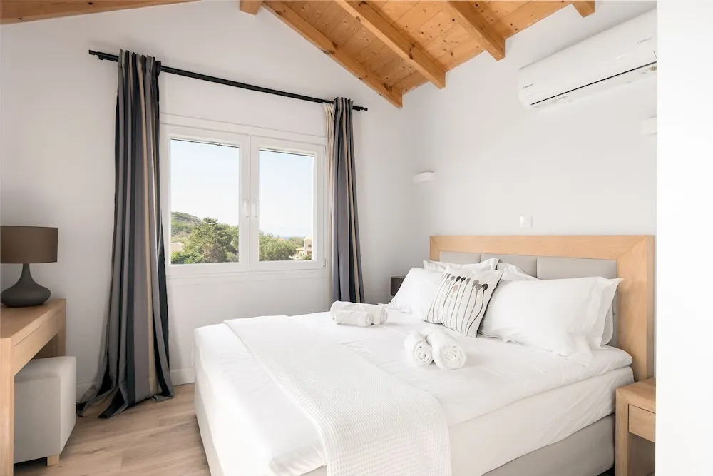 Reiki Luxury Villas