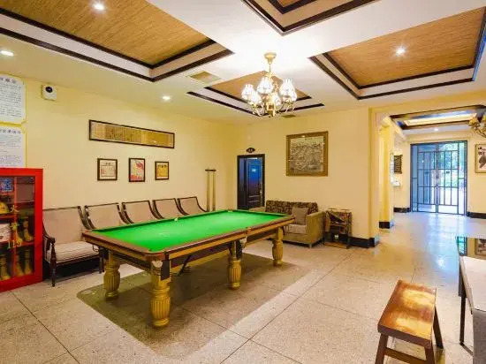 Yu Hill Hotel (Guilin Arctic Square)