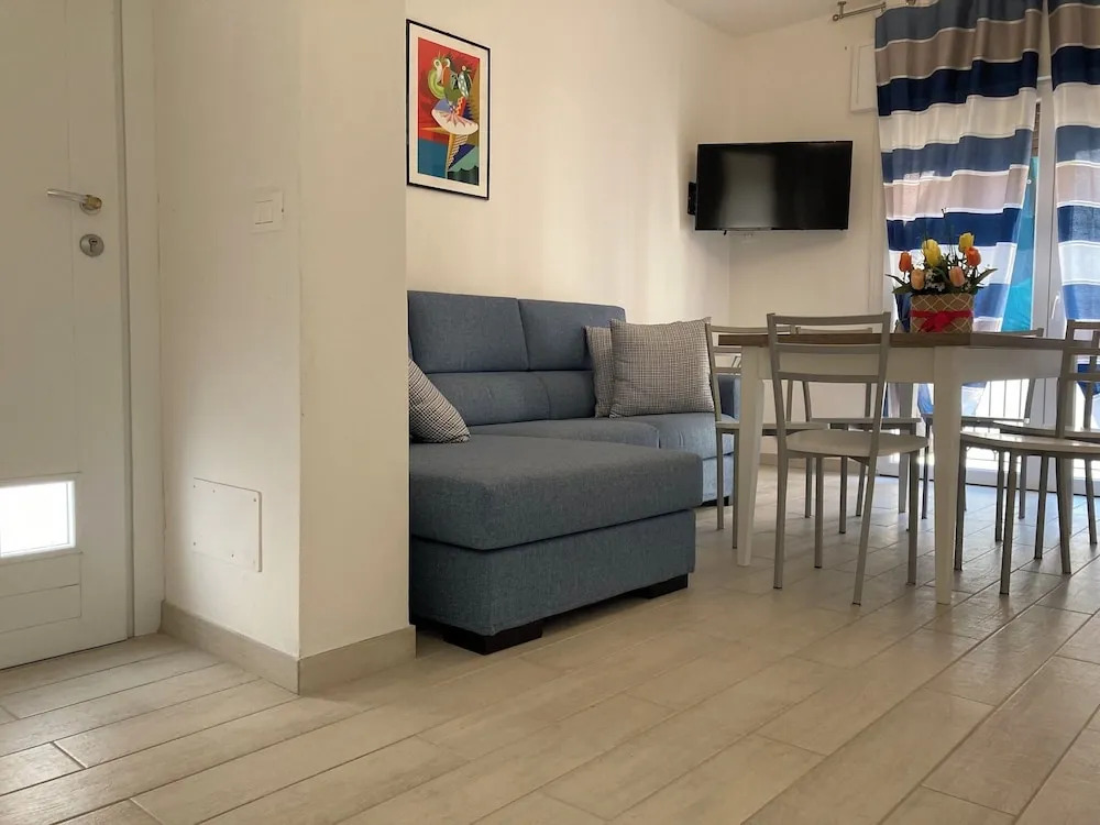 Bright Apartment Close to the Beach
