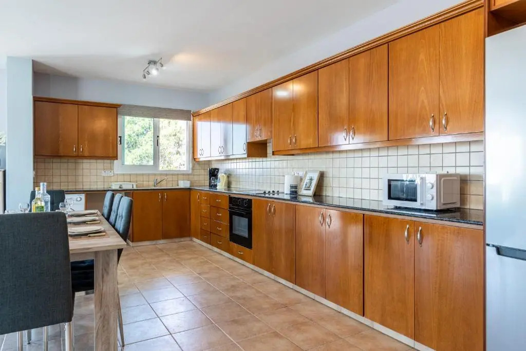 Melograno 3-BR Apt w/ Terrace in Larnaca