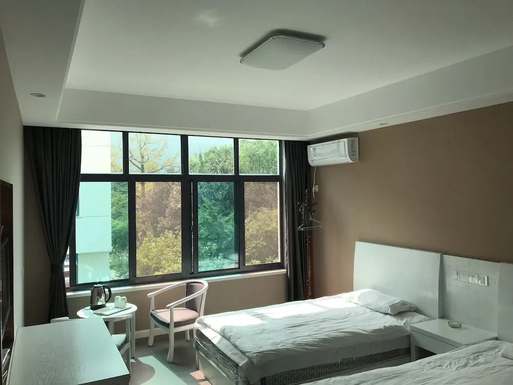 Chang Xing Yuan Zhong Hotel