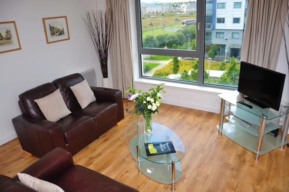 2 Bedroom Apartment 4 Persons With Free Parking