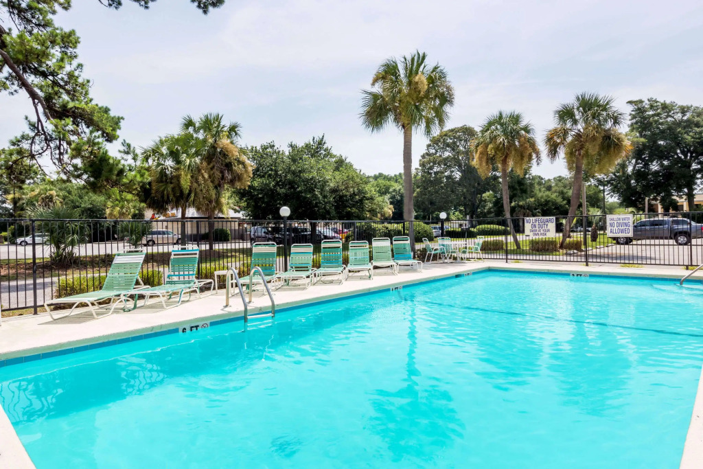 Days Inn by Wyndham Little River