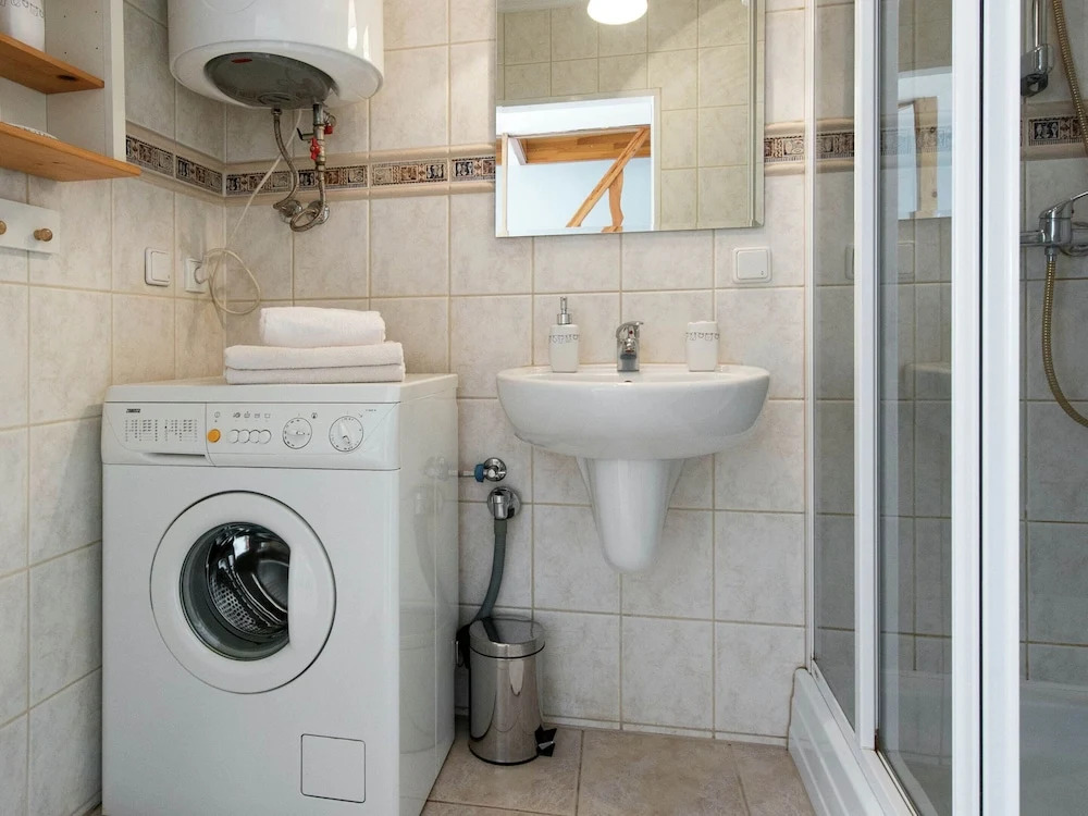 Modern and Cosy Apartment Near Krakow's Old Town