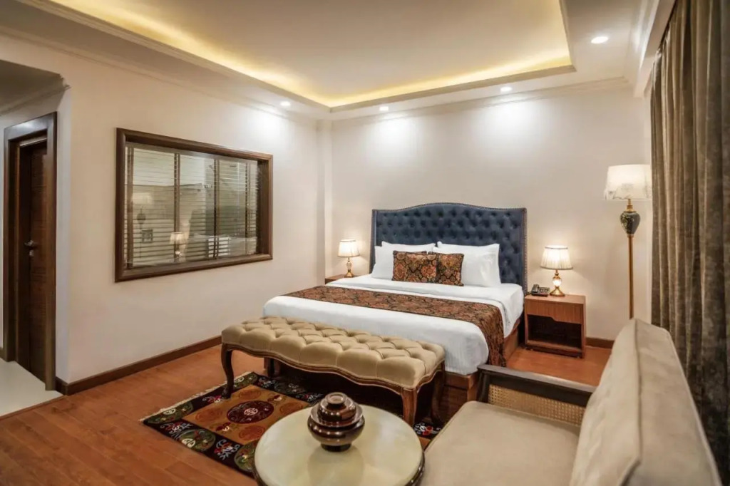 Hotel Gyalpo Residency - A Mountain View Luxury Hotel in Leh