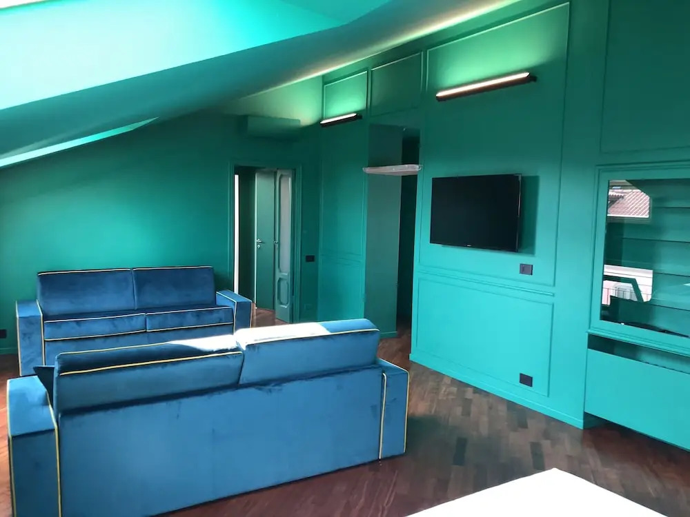 Garibaldi Suites