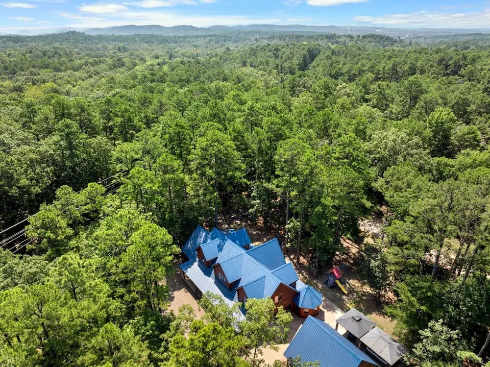 Blue Bass Lodge Pine Getaway With Hot Tub Fire