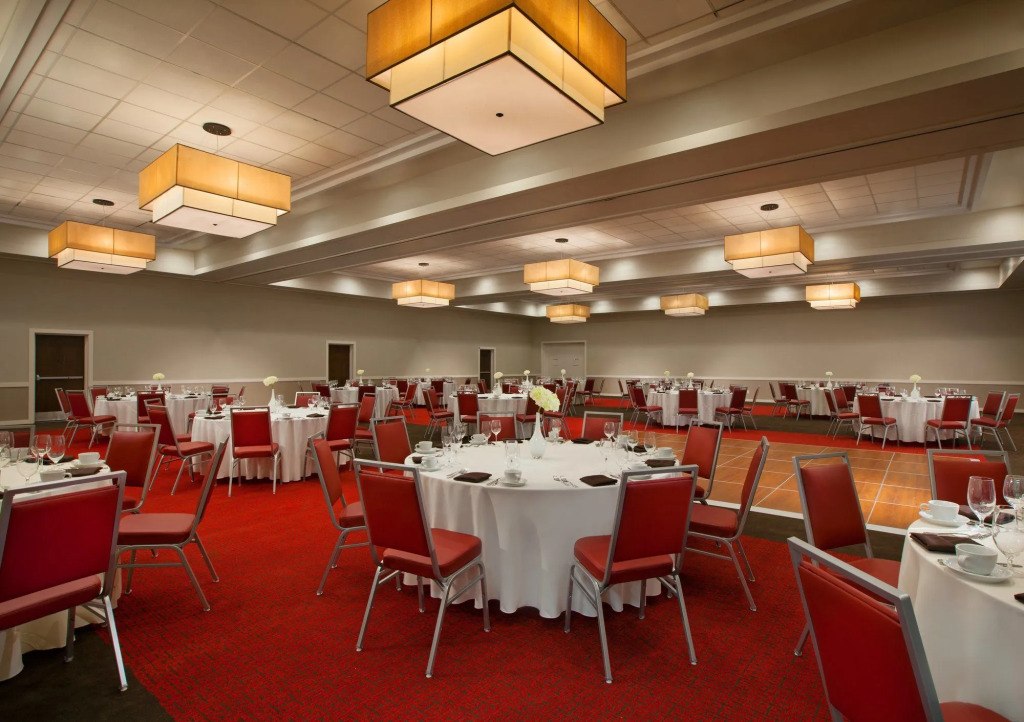 Four Points by Sheraton Phoenix South Mountain