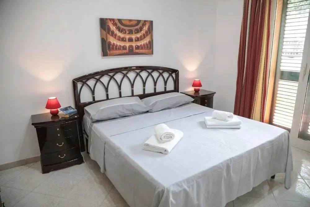 Spacious 4 Bedroom Apartment With Terrace And View