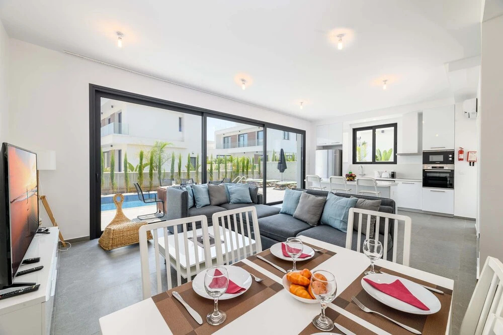 By The Beach - Sea Pearl Villa