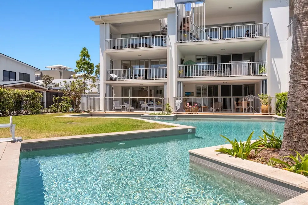 SWIM UP DRIFT APARTMENT 12 South