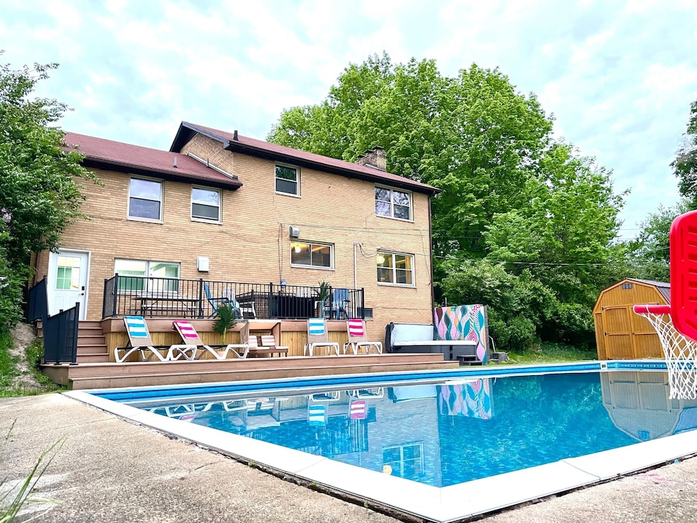 Pool Kayaks Hot Tub Game Rooms Sleeps 16